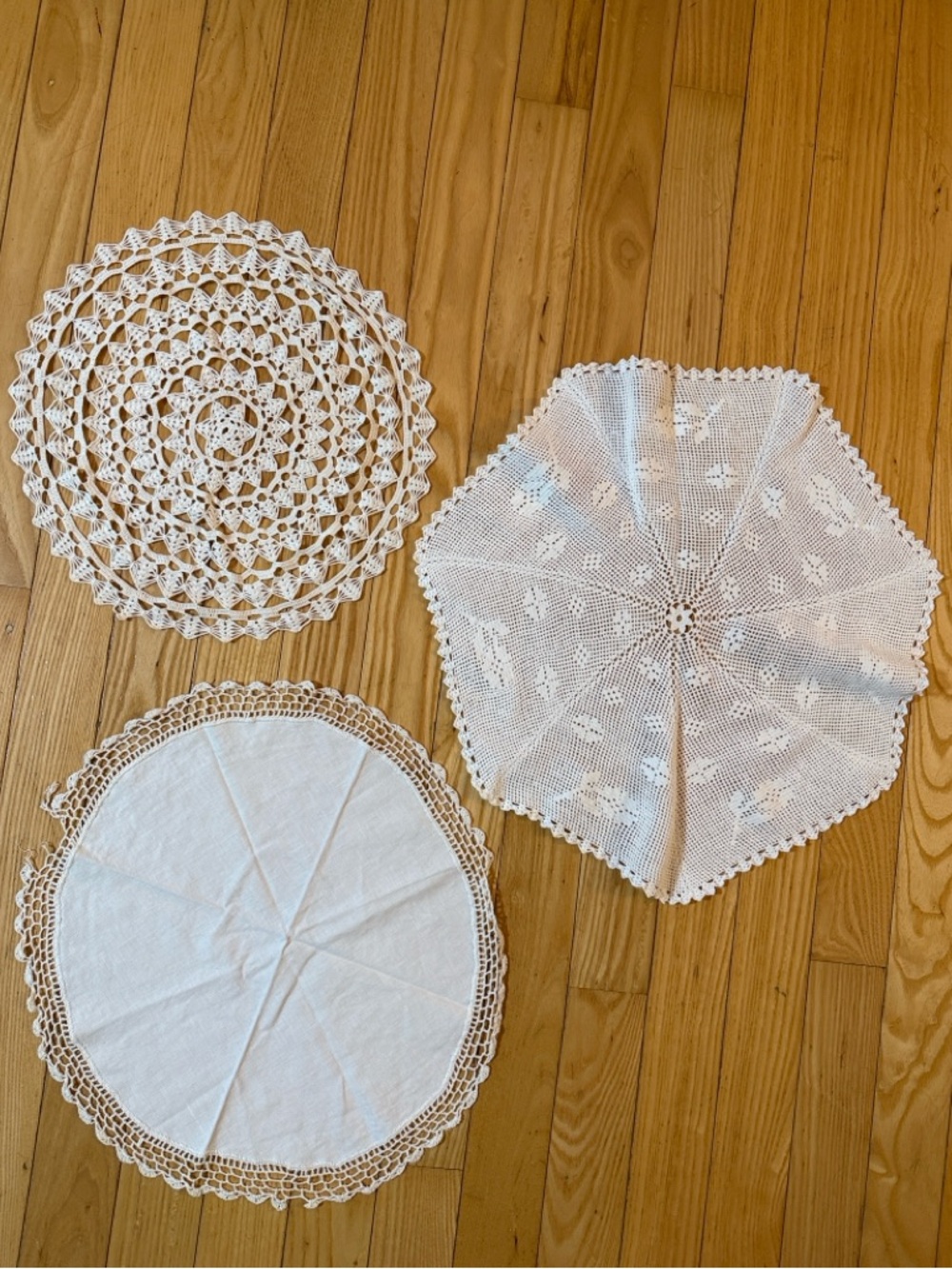 VTG Crochet/Doilies, Mixed Round Large Lot